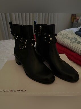 Bandolino Black Ankle Boots - great condition!!